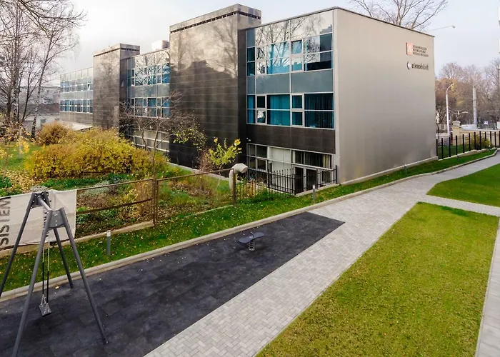 City Studio 1A - Courtyard View