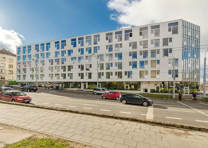 City Studio 1A - Courtyard View