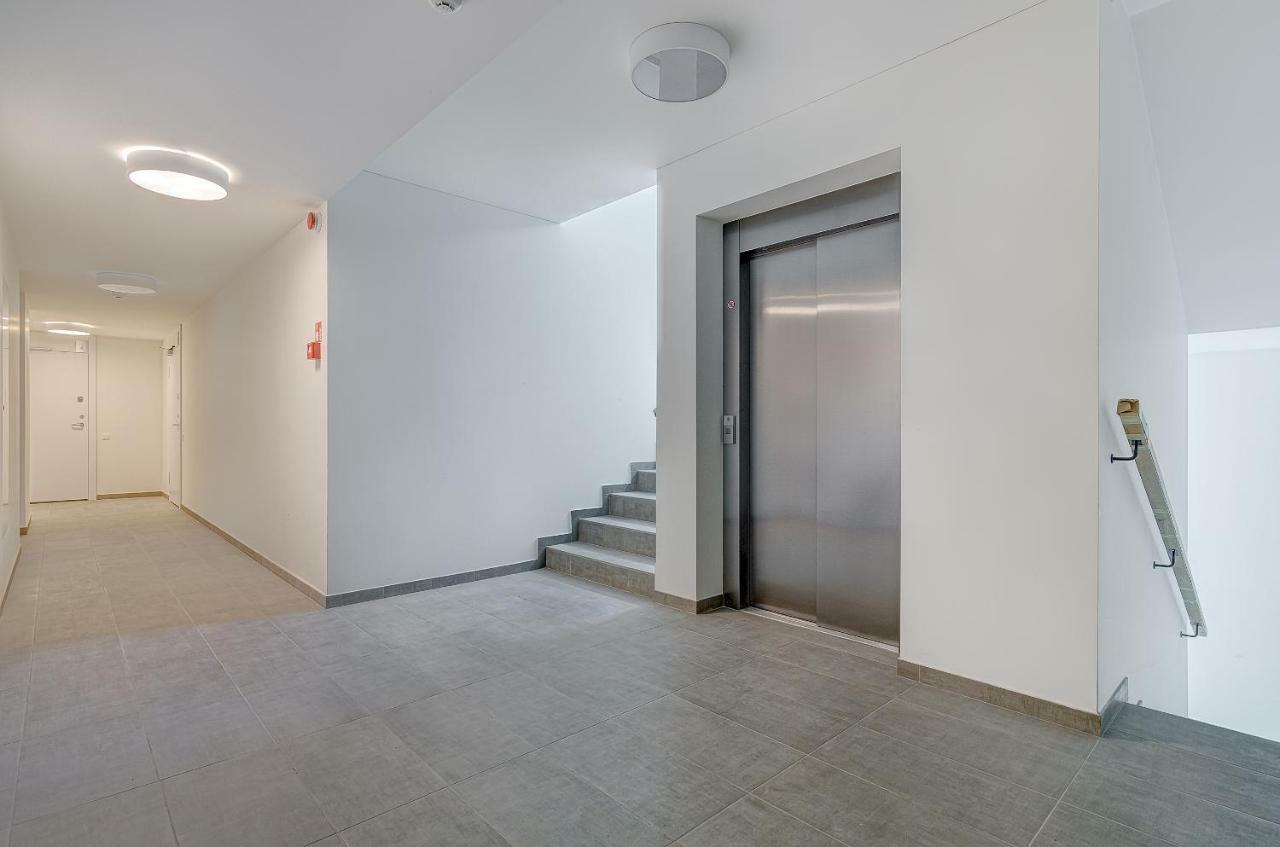 1a - Courtyard View * Wilna